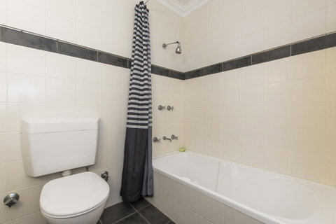 Subiaco Village 30 - Accommodation Main Beach 16