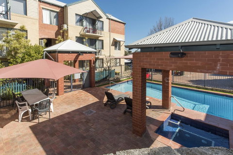 Subiaco Village 30 - Accommodation Main Beach 26