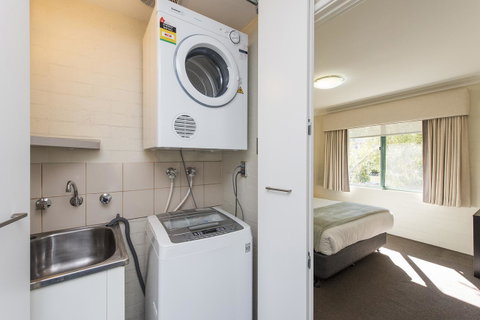 Subiaco Village 30 - Accommodation Main Beach 5