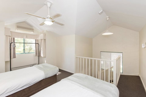 Subiaco Village 30 - Accommodation Main Beach 22
