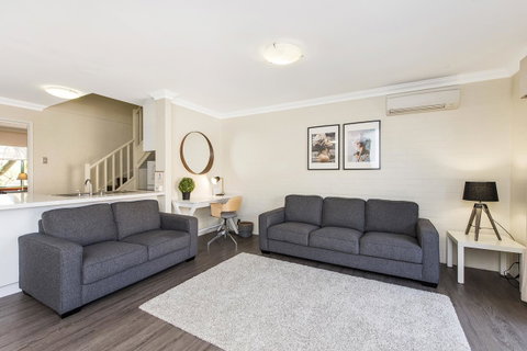 Subiaco Village 30 - Accommodation Main Beach 2
