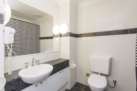 Subiaco Village 30 - Accommodation Main Beach 17