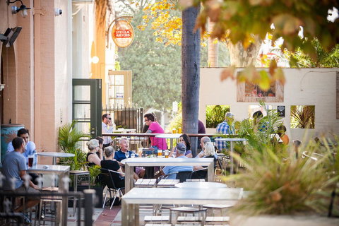 Captain Stirling Hotel - Accommodation Main Beach 40