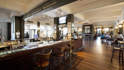 Captain Stirling Hotel - Accommodation Main Beach 17