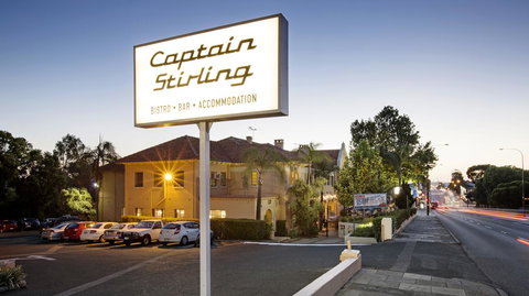 Captain Stirling Hotel - Accommodation Main Beach 8