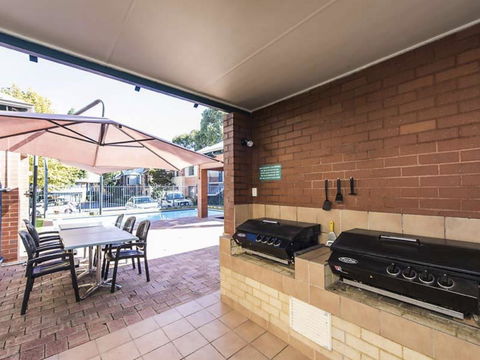 Subiaco Village 20 - Accommodation Main Beach 18
