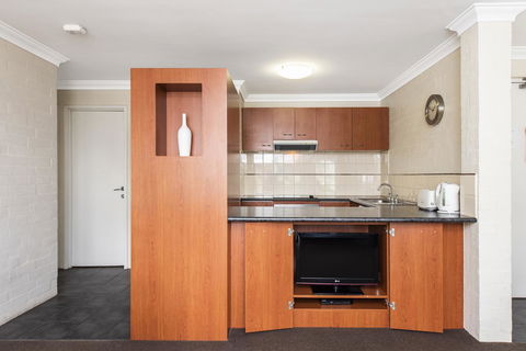 Subiaco Village 20 - Accommodation Main Beach 6