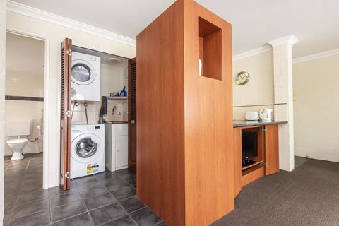 Subiaco Village 20 - Accommodation Main Beach 10
