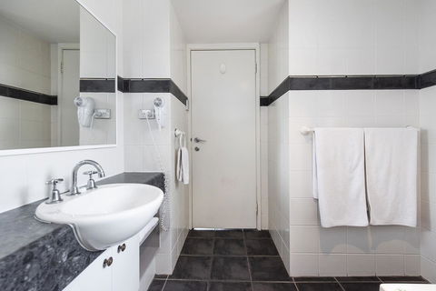 Subiaco Village 20 - Accommodation Main Beach 14