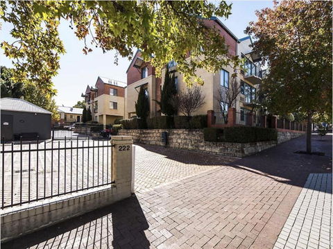 Subiaco Village 20 - Accommodation Main Beach 19