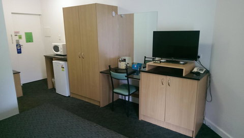 Baileys Parkside Motel By VetroBlu - Accommodation Main Beach 14