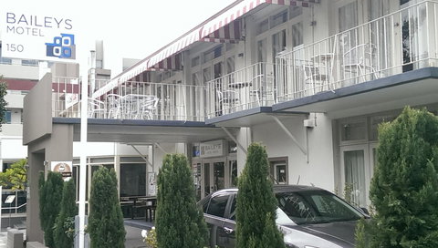 Baileys Parkside Motel By VetroBlu - Accommodation Main Beach 5