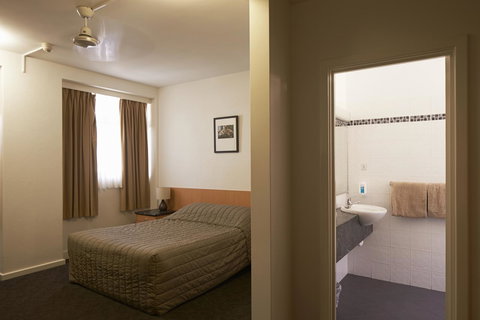 Baileys Parkside Motel By VetroBlu - Accommodation Main Beach 15
