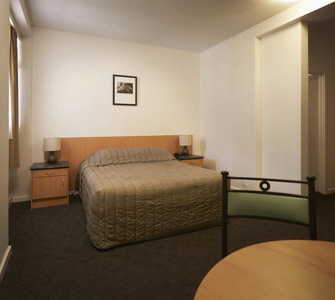 Baileys Parkside Motel By VetroBlu - Accommodation Main Beach 7