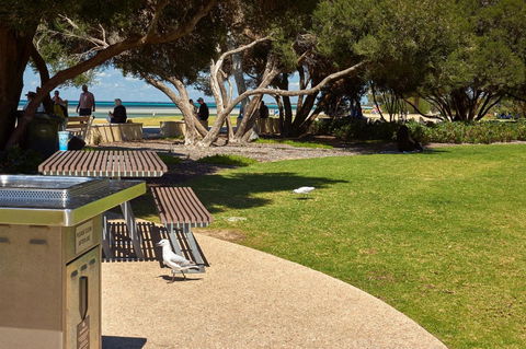 The Urban Beach House - Accommodation Main Beach 21