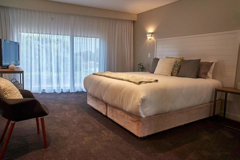 The Urban Beach House - Accommodation Main Beach 13