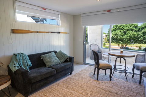 The Urban Beach House - Accommodation Main Beach 22