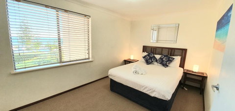 Scarborough Beach Front Resort - Shell Ten - Accommodation Main Beach 3