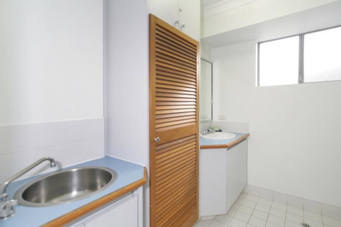 Scarborough Beach Front Resort - Shell Ten - Accommodation Main Beach 10