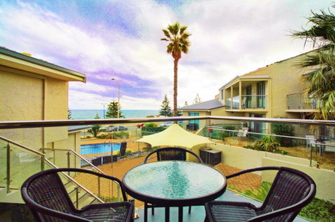 Scarborough Beach Front Resort - Shell Ten - Accommodation Main Beach 11