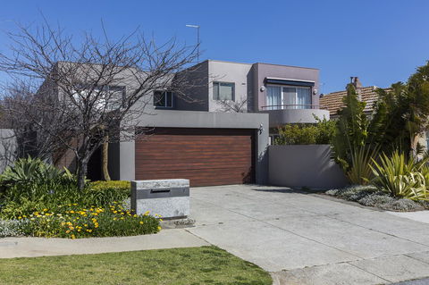 Cottesloe Beach House II - Accommodation Main Beach 28