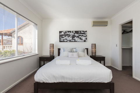 Cottesloe Beach House II - Accommodation Main Beach 27