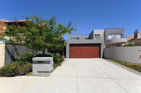 Cottesloe Beach House II - Accommodation Main Beach 22