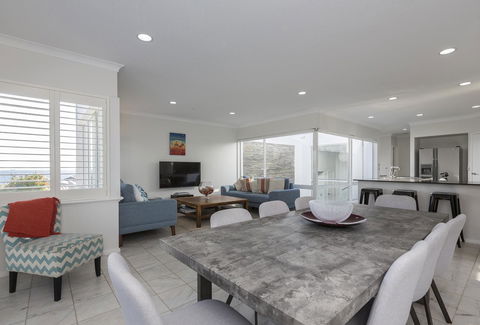 Cottesloe Beach House II - Accommodation Main Beach 1