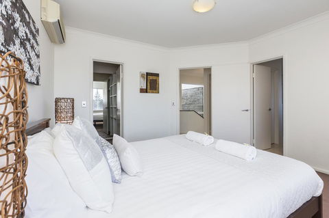 Cottesloe Beach House II - Accommodation Main Beach 17
