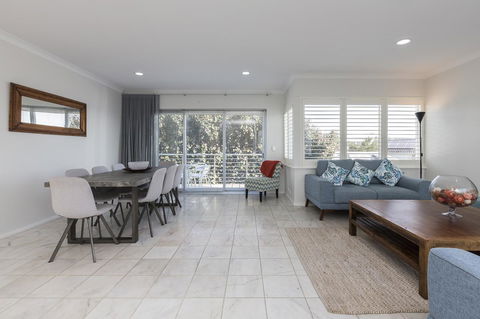 Cottesloe Beach House II - Accommodation Main Beach 0