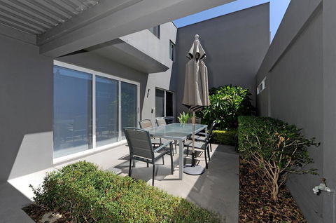 Cottesloe Beach House II - Accommodation Main Beach 21