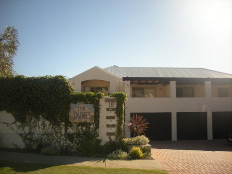Dunes Scarborough Beach - Accommodation Main Beach 0