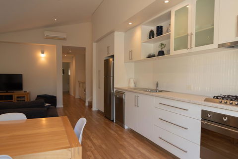 Cape Villas Dunsborough Unit 2 - Accommodation Main Beach 3