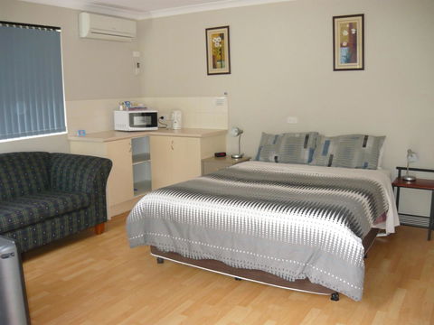 Albany Apartments - Accommodation Main Beach 0