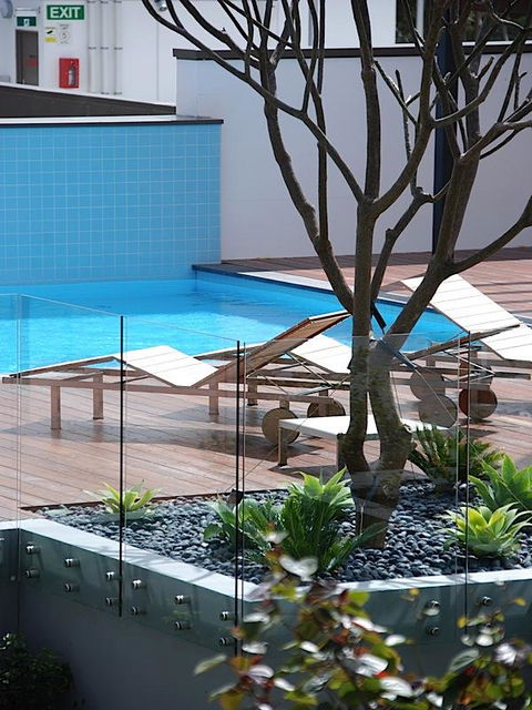 Claremont Quarter Luxury Apartment - Accommodation Main Beach 1