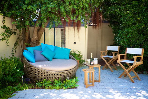 Cottesloe Artist's Beach Retreat - Accommodation Main Beach 1