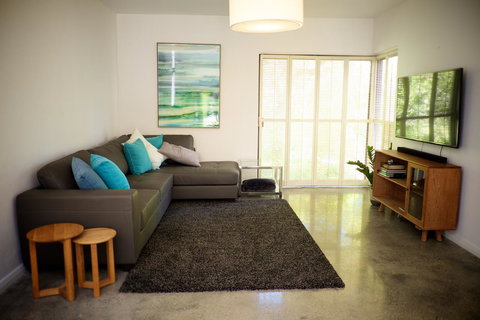 Cottesloe Artist's Beach Retreat - Accommodation Main Beach 5