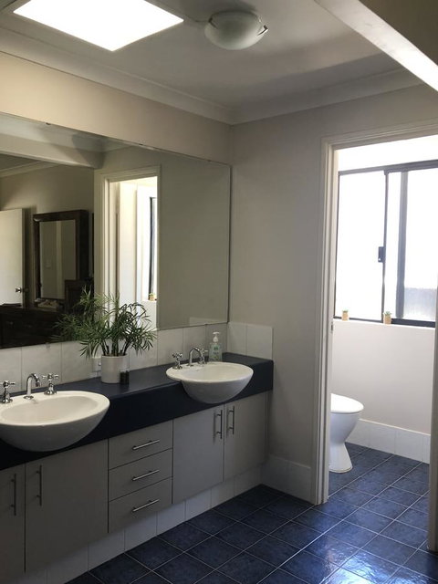 BeachHideaway@Scarborough - Accommodation Main Beach 5