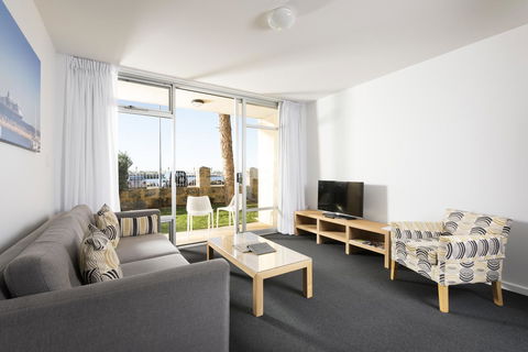Be. Fremantle - Accommodation Main Beach 4