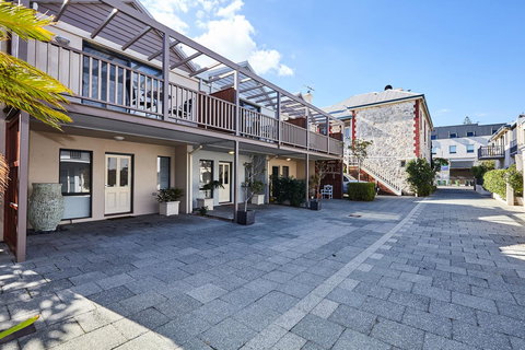 Fremantle Townhouse U/5 - Accommodation Main Beach 13