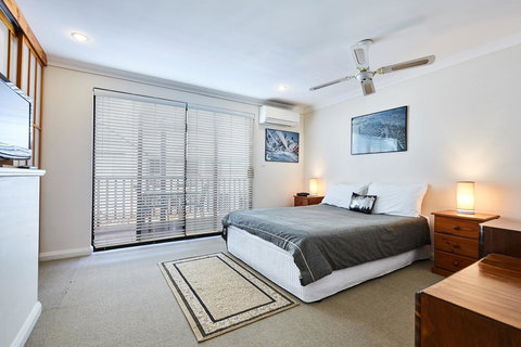 Fremantle Townhouse U/5 - Accommodation Main Beach 8