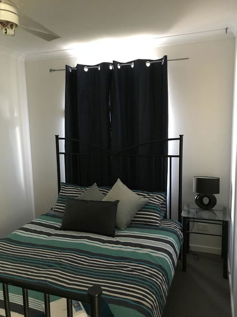 Blue Lake Family Retreat - Accommodation Main Beach 21