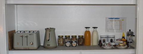 Jacaranda Hideaway Bed & Breakfast - Accommodation Main Beach 5