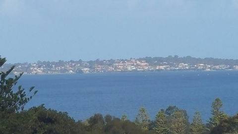 High Tor - Accommodation Main Beach 4