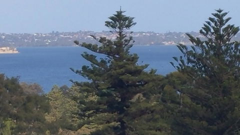 High Tor - Accommodation Main Beach 3