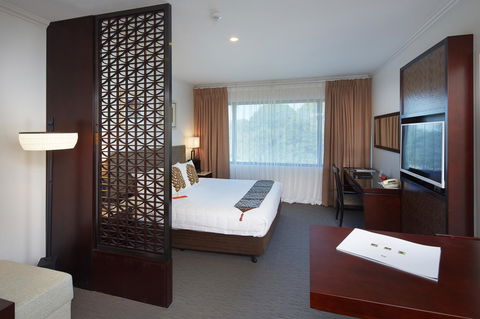 Pagoda Resort & Spa - Accommodation Main Beach 34