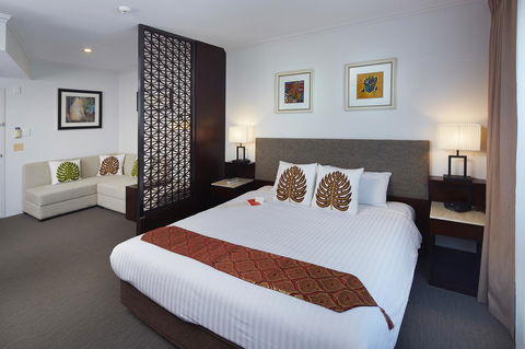 Pagoda Resort & Spa - Accommodation Main Beach 32