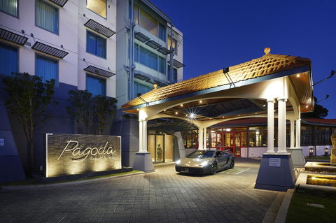 Pagoda Resort & Spa - Accommodation Main Beach 17