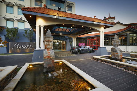 Pagoda Resort & Spa - Accommodation Main Beach 11