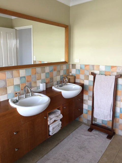 Mullaloo Beachfront Retreat - Accommodation Main Beach 7